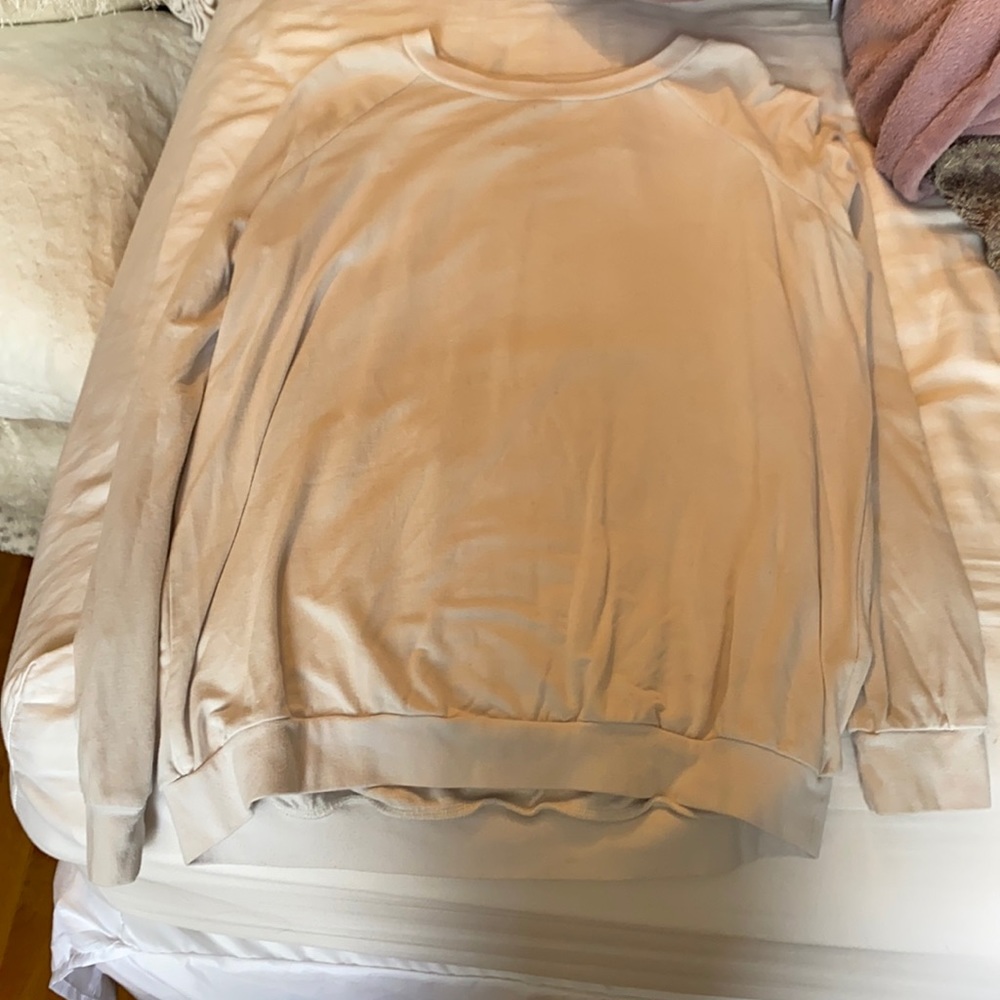White long sleeve tee with zipper on the back